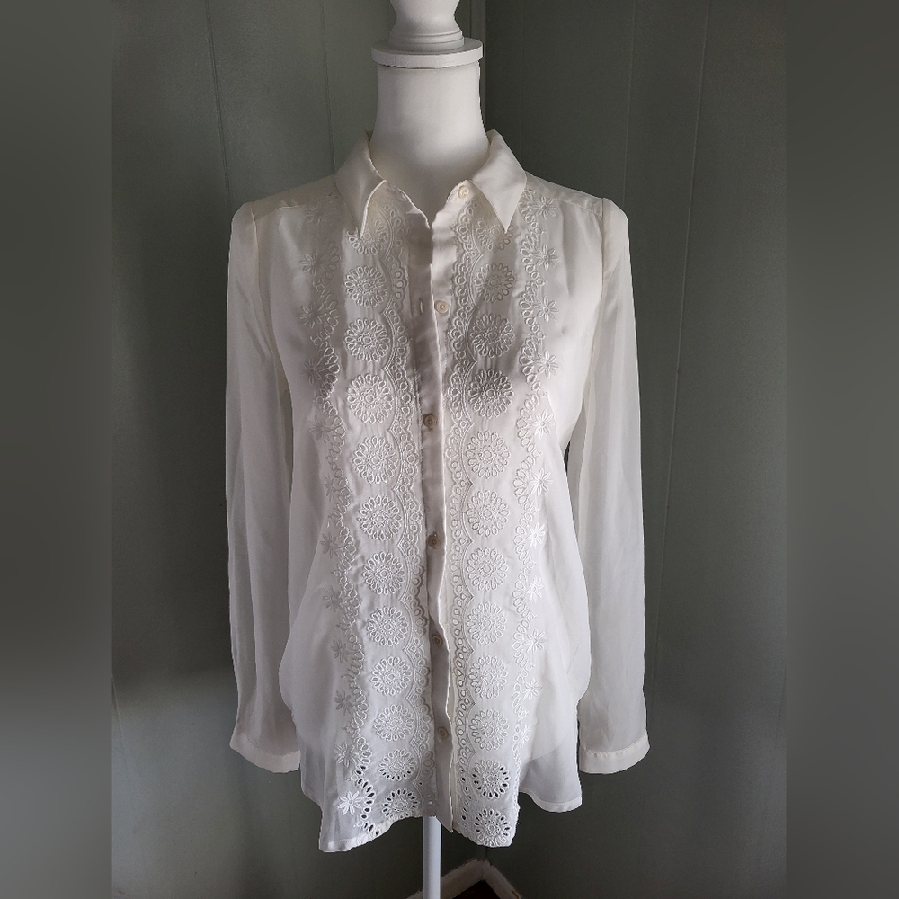 Elegant White Lace Blouse Lauren Conrad Size: XS
